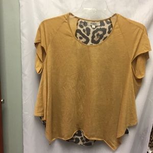 Lightweight leopard print shirt